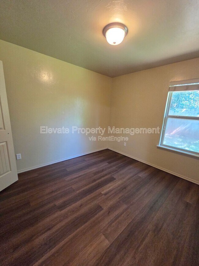 Building Photo - 927 West Prairie Wind Way