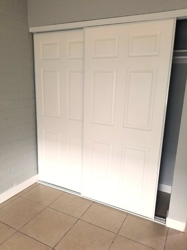 Building Photo - AWESOME 1 BEDROOM AND 1 BATHROOM FOR LEASE