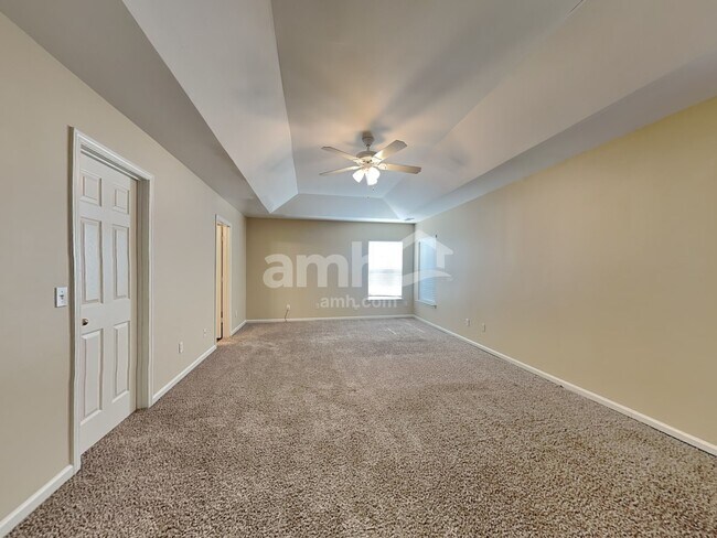 Building Photo - 574 Leaflet Ives Dr