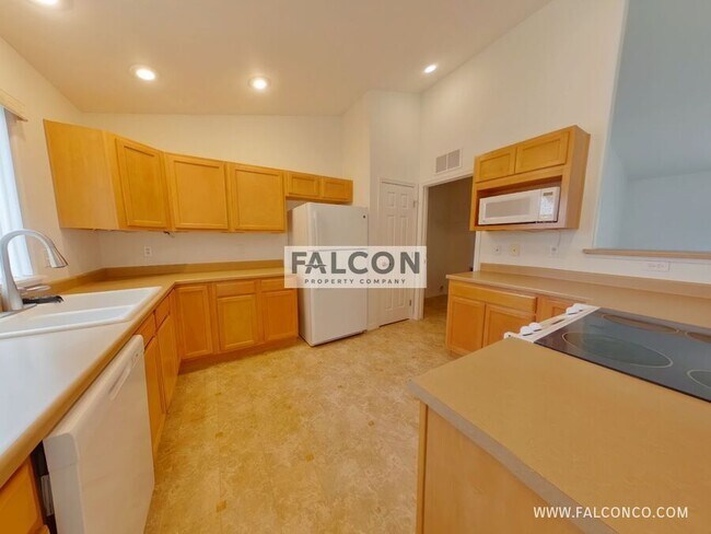 Building Photo - 12061 Merrill Heights