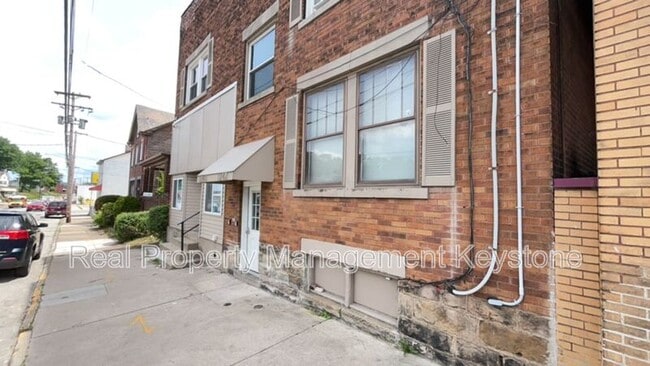 Building Photo - 1247 Chartiers Ave