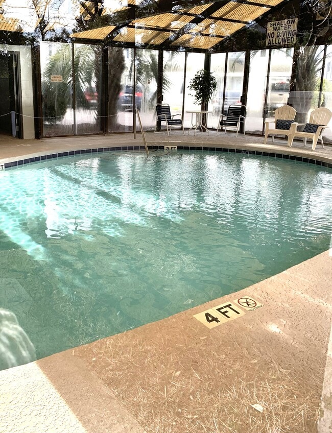 Building Photo - 3700 Golf Colony Ln