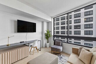 Building Photo - 225 N Miami Ave