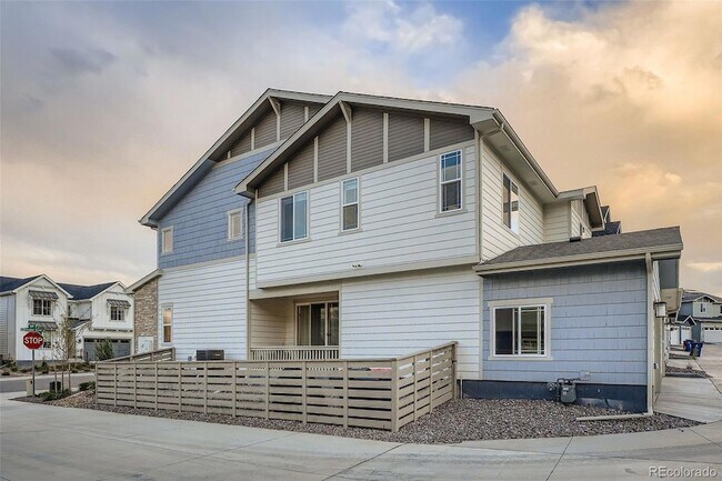 Building Photo - 8867 Snake River St