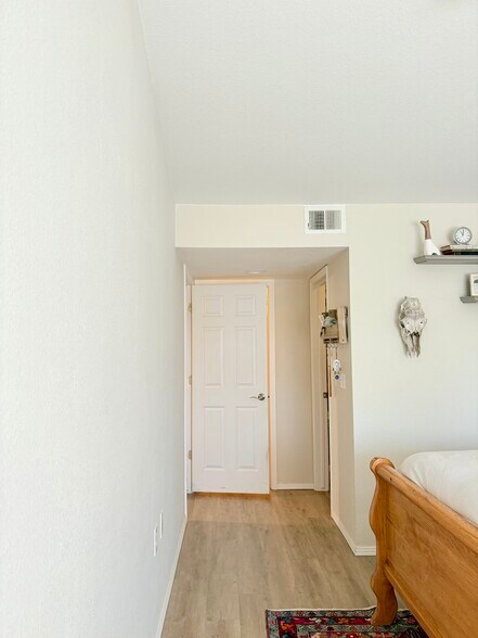 Building Photo - 3002 W Elizabeth St