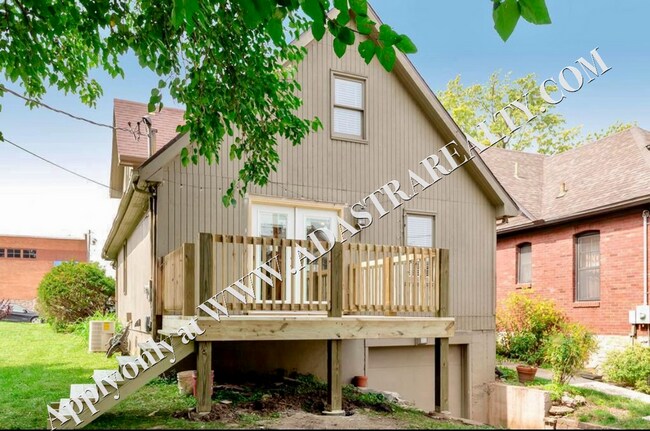 Building Photo - 2715 Holmes St