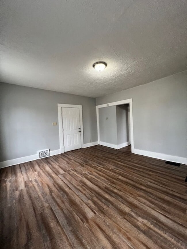 Building Photo - Three bedroom home for rent on deadend street - Canton SW