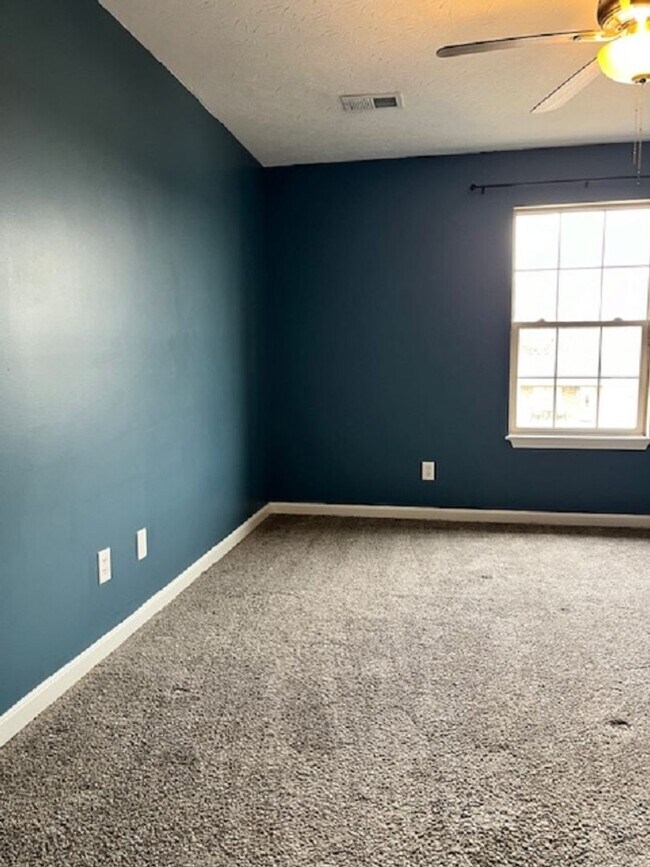 Building Photo - 156 Madison Rae Blvd