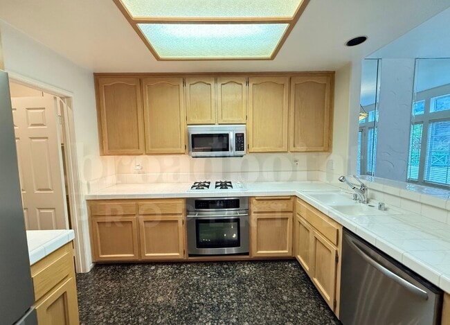 Building Photo - 12640 Springbrook Dr