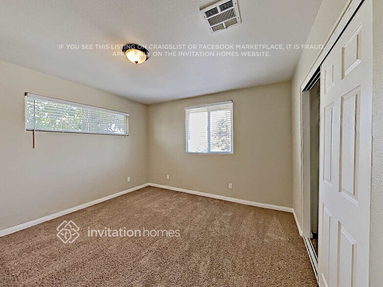 Building Photo - 1241 E Herring Ave