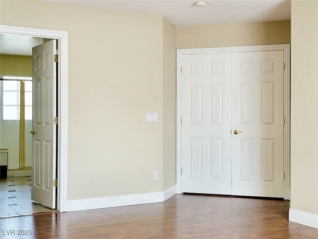 Building Photo - 10885 Fintry Hills St