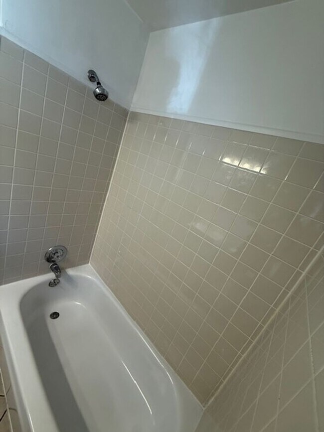 Building Photo - Come see your new home!