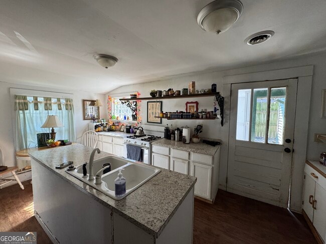 Building Photo - 455 N Harris St