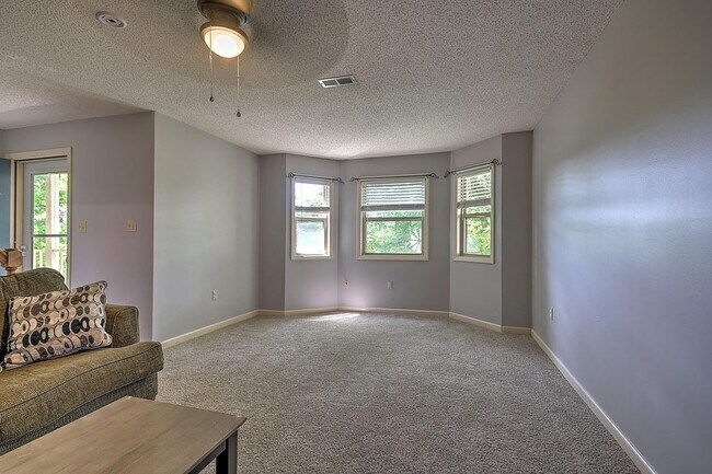 Building Photo - 4406 Willmary Dr