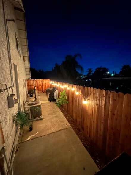 Building Photo - 7918 Blazingwood Dr