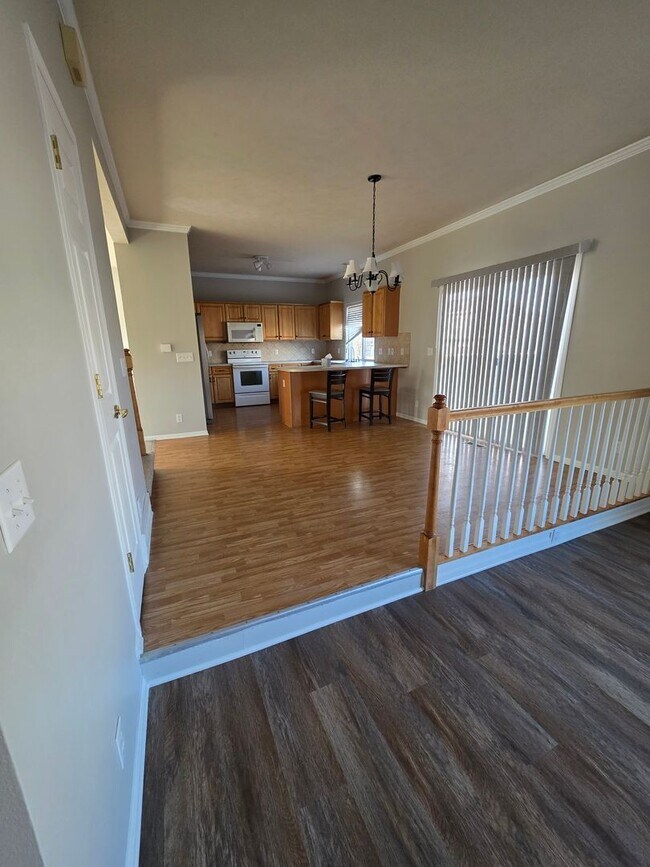 Building Photo - Primary Bedroom of Your Dreams! 3 bedroom/3 bathroom/3 car garage