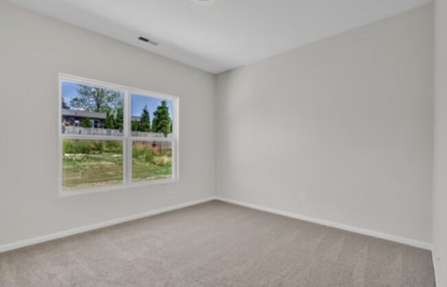 Building Photo - 1912 Deerfield Ln