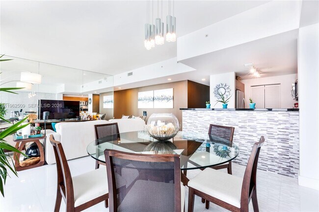 Building Photo - 244 Biscayne Blvd