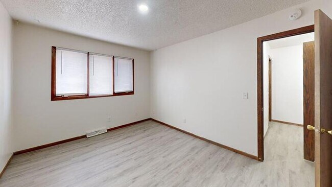 Building Photo - 329 W Indiana Ave