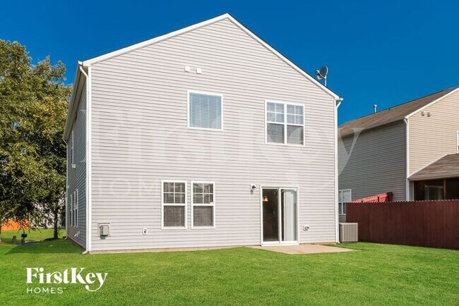 Building Photo - 307 Sutton Pl