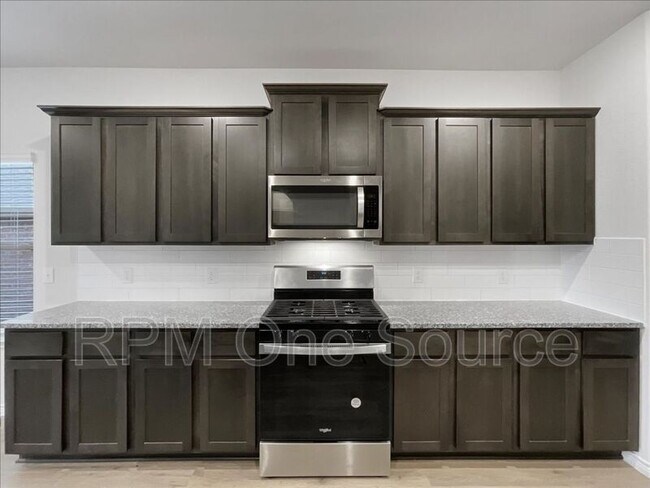 Building Photo - 4009 Savoy Wy