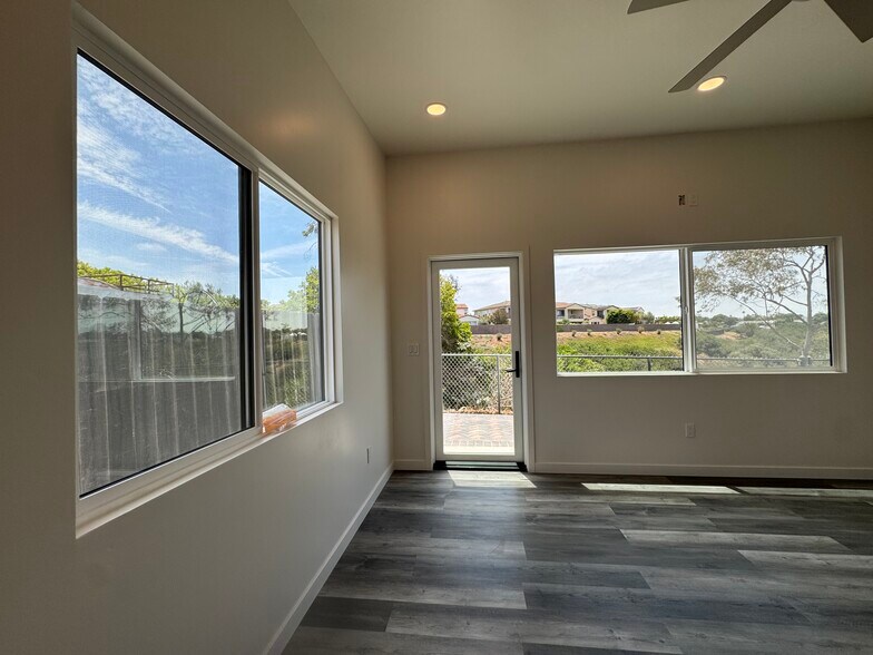 Building Photo - 3535 Hatteras Ave