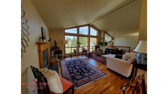 Building Photo - HUGE 5-BEDROOM home with separate BONUS ROOM!!  Large fenced yard!!!