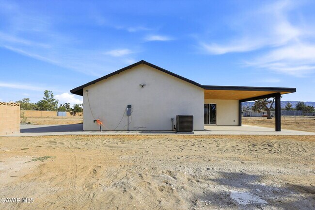 Building Photo - 40235 17th St W