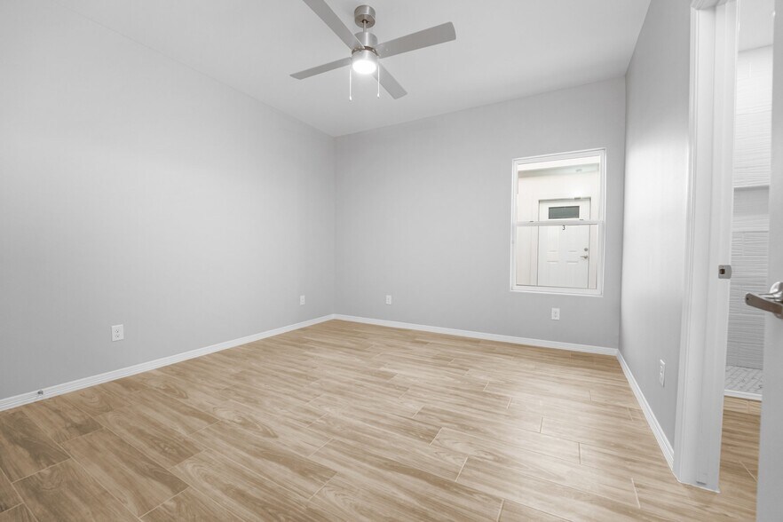 Building Photo - 84 E La Vista Ave