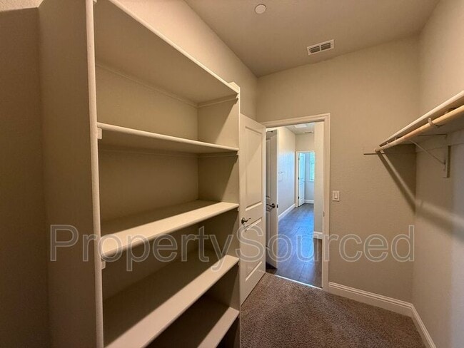 Building Photo - 948 Posey St