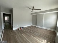 Building Photo - 802 E Elm St