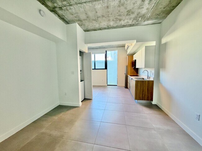 Building Photo - 1159 NW 8th Ave