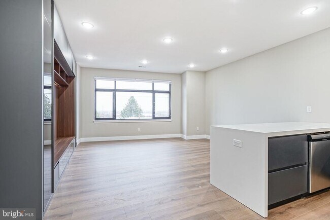 Building Photo - 4432 Wingate St