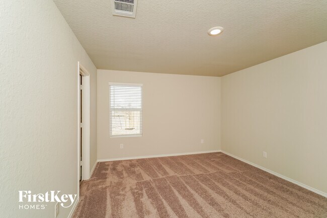 Building Photo - 10783 Prusiner Dr