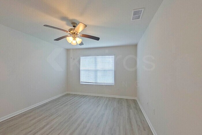 Building Photo - 401 Monarch Ln