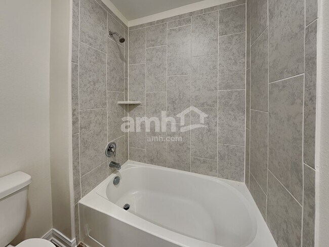 Building Photo - 216 Foster Ln