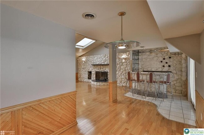 Building Photo - 900 Mine Lane Rd