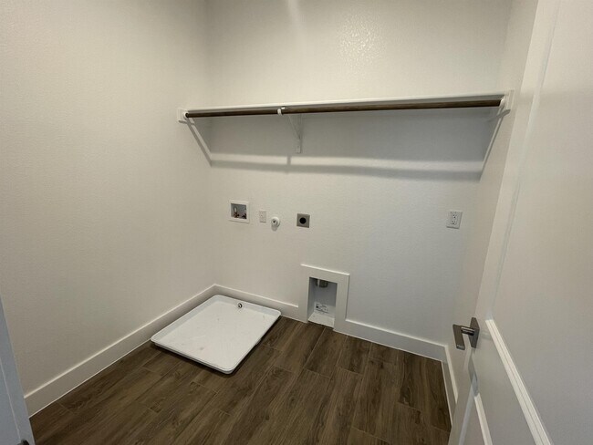 Building Photo - 100 Buckle Cove