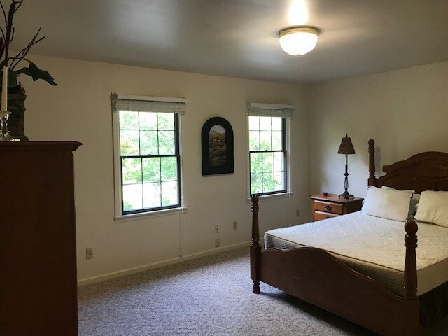 Building Photo - 328 Harolds Branch Rd