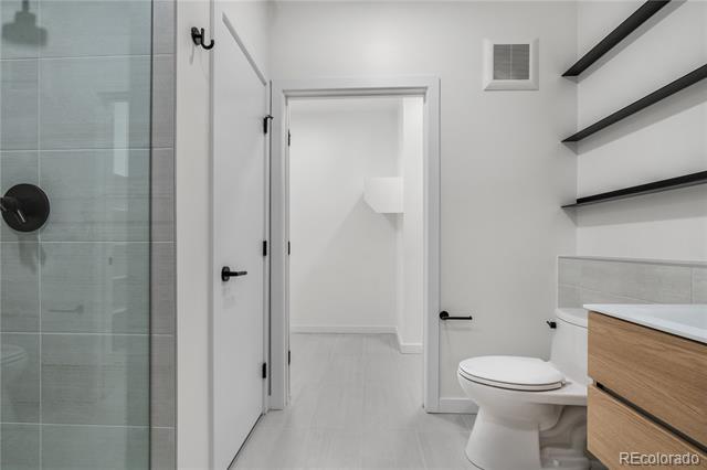 Building Photo - 1601 Park Ave