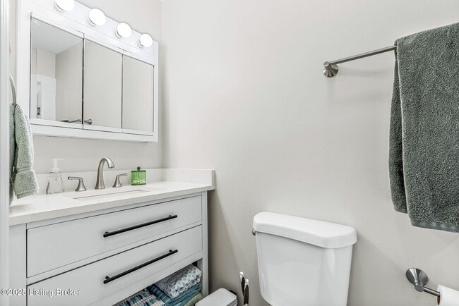 Building Photo - 1515 Vivian Ln