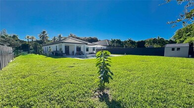 Building Photo - 17320 SW 92nd Ct