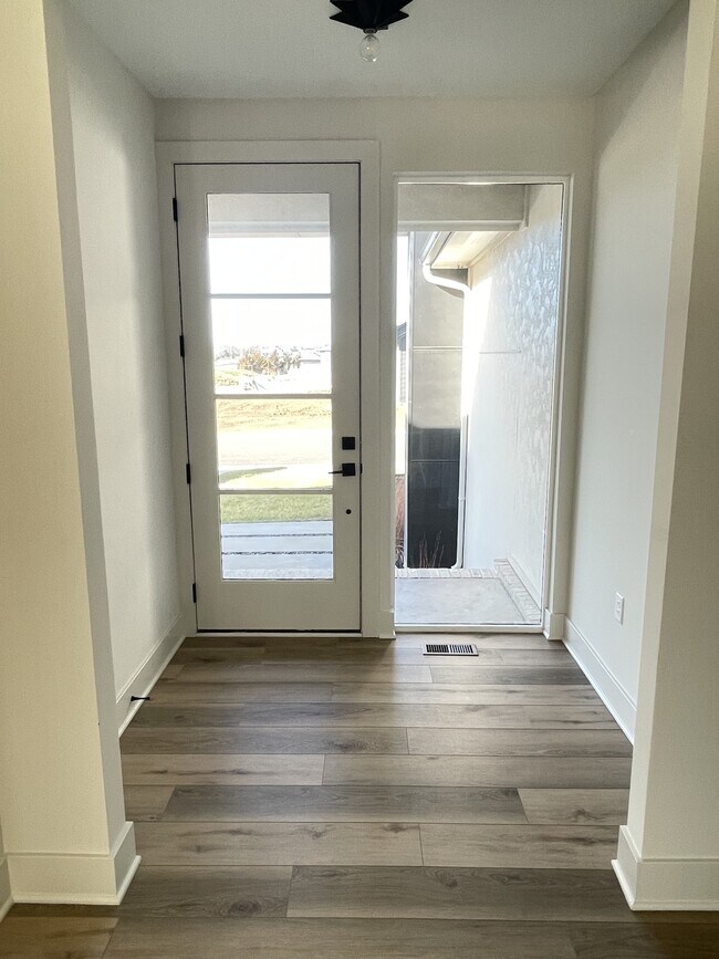 Building Photo - 252 N Ciderbluff St