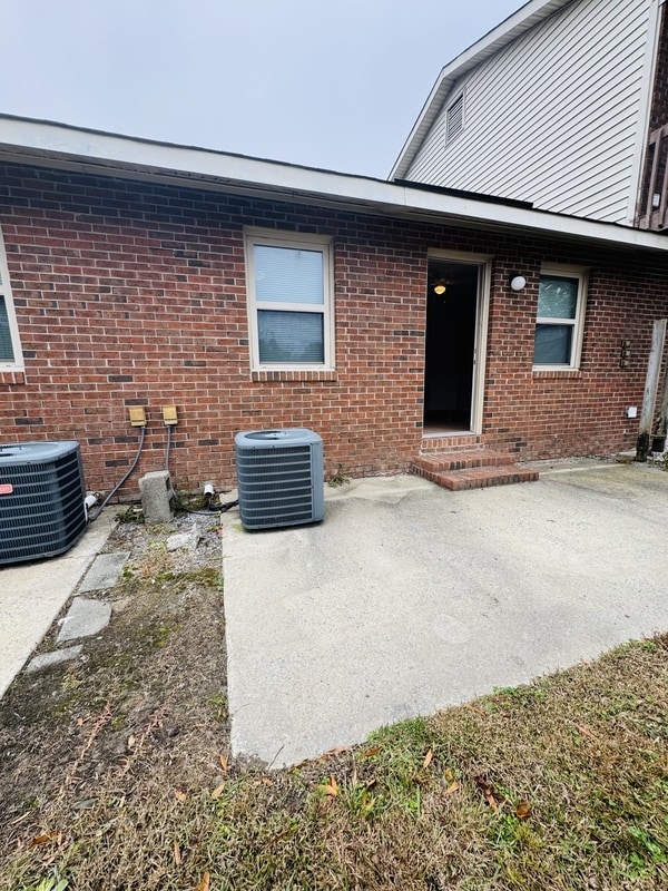 Building Photo - 3027 Adams Blvd