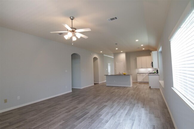 Building Photo - 1907 Benbrook Hollow Ln