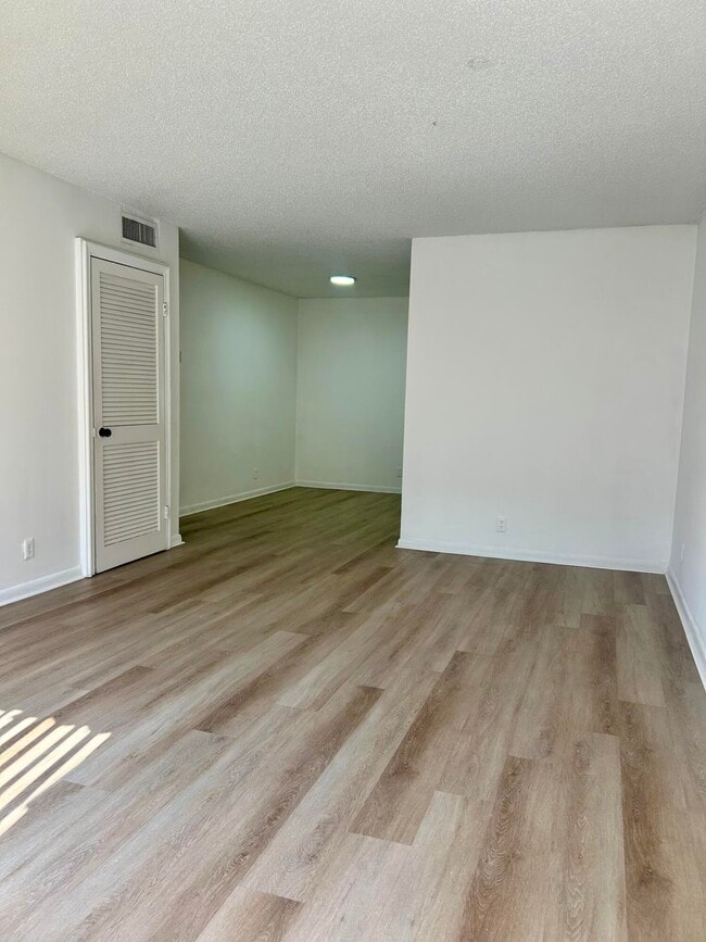 Building Photo - 11606 Royal Palm Blvd