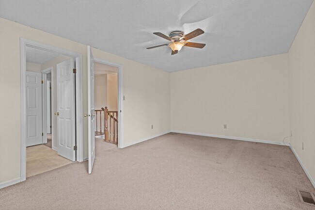 Building Photo - 528 Chanticlar Ct
