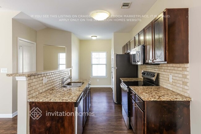 Building Photo - 3215 Franklin St