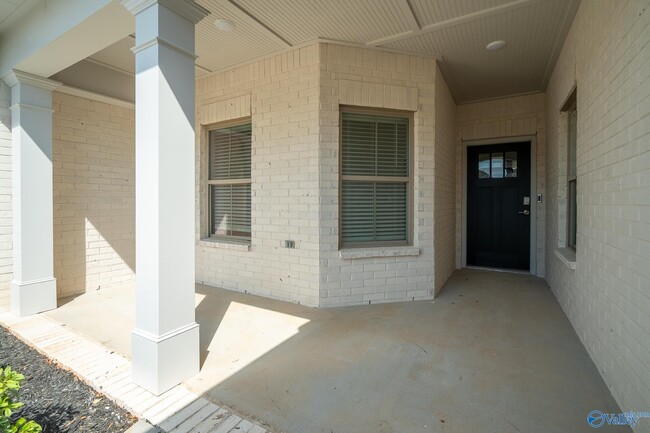Building Photo - 203 Osceola Cir