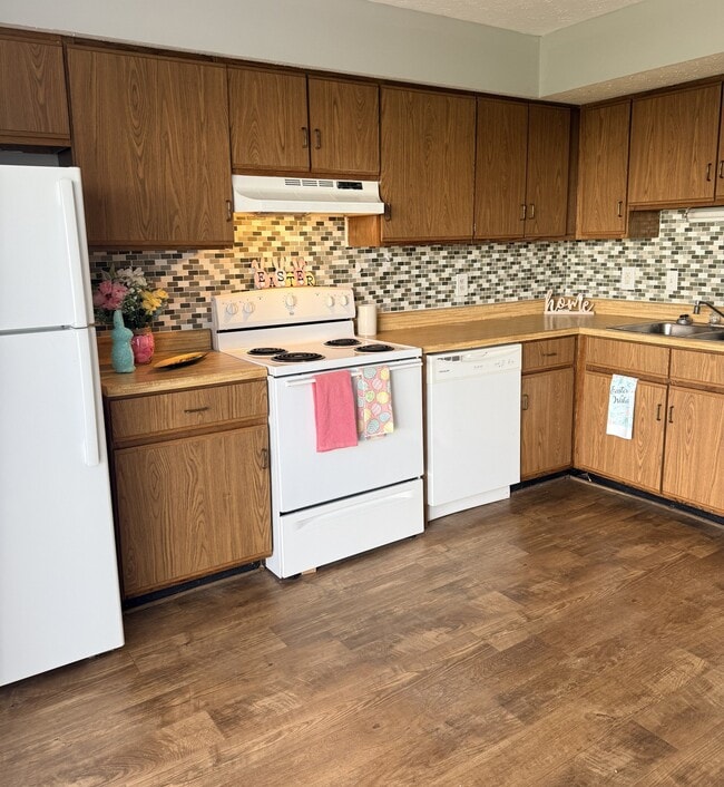 Building Photo - 16 Duiguid Dr